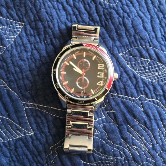 MENS Large Watch - Picture 1 of 2